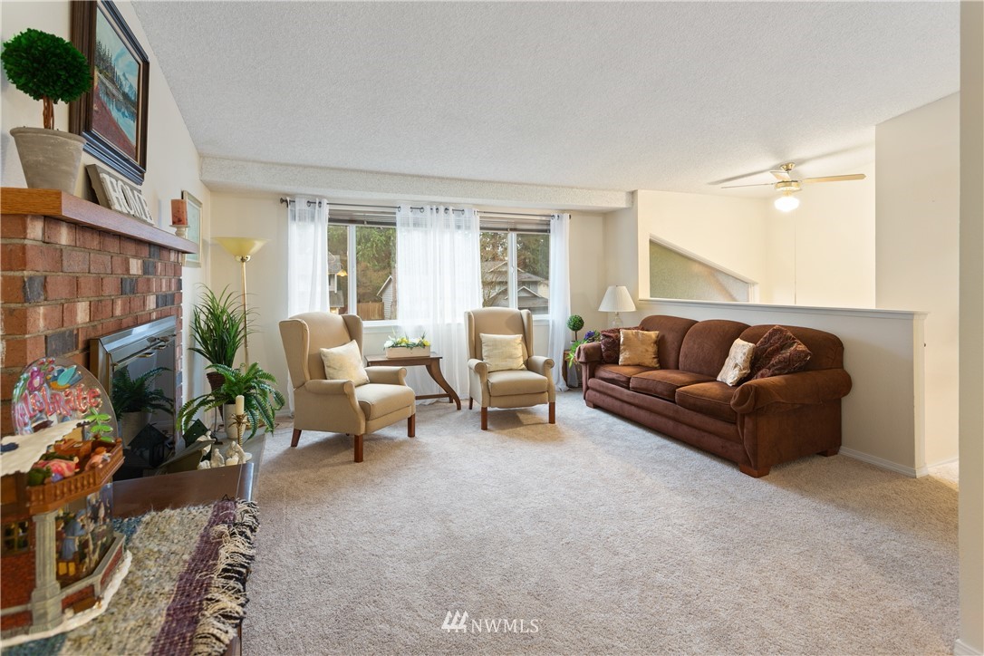 2125 172nd Place Southeast Bothell, WA 98012 - Photo 4 of 24 Gallery Image 4