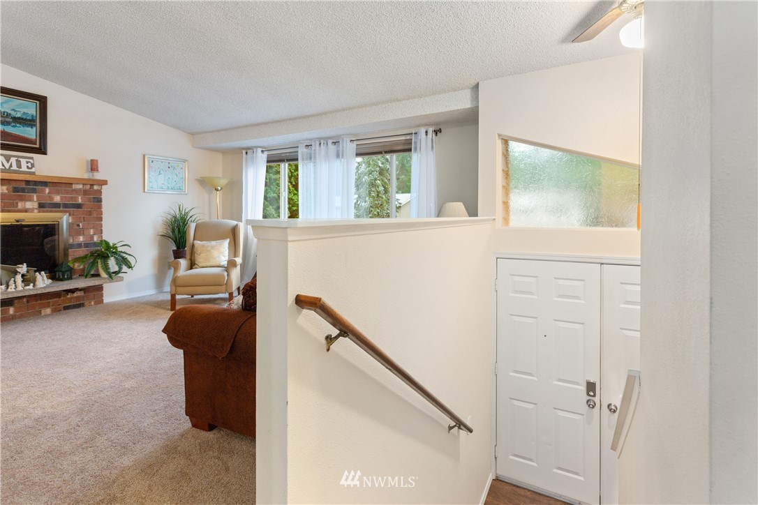 2125 172nd Place Southeast Bothell, WA 98012 - Photo 5 of 24 Gallery Image 5