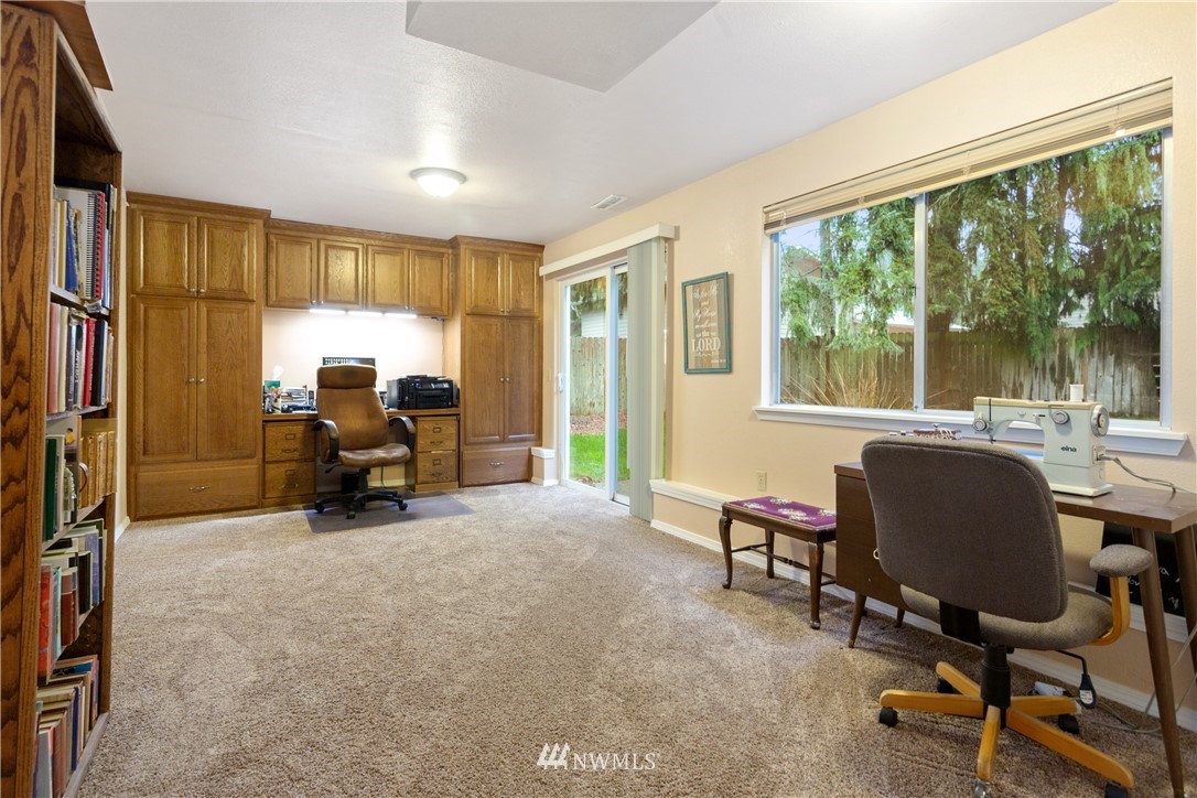 2125 172nd Place Southeast Bothell, WA 98012 - Photo 9 of 24 Gallery Image 9
