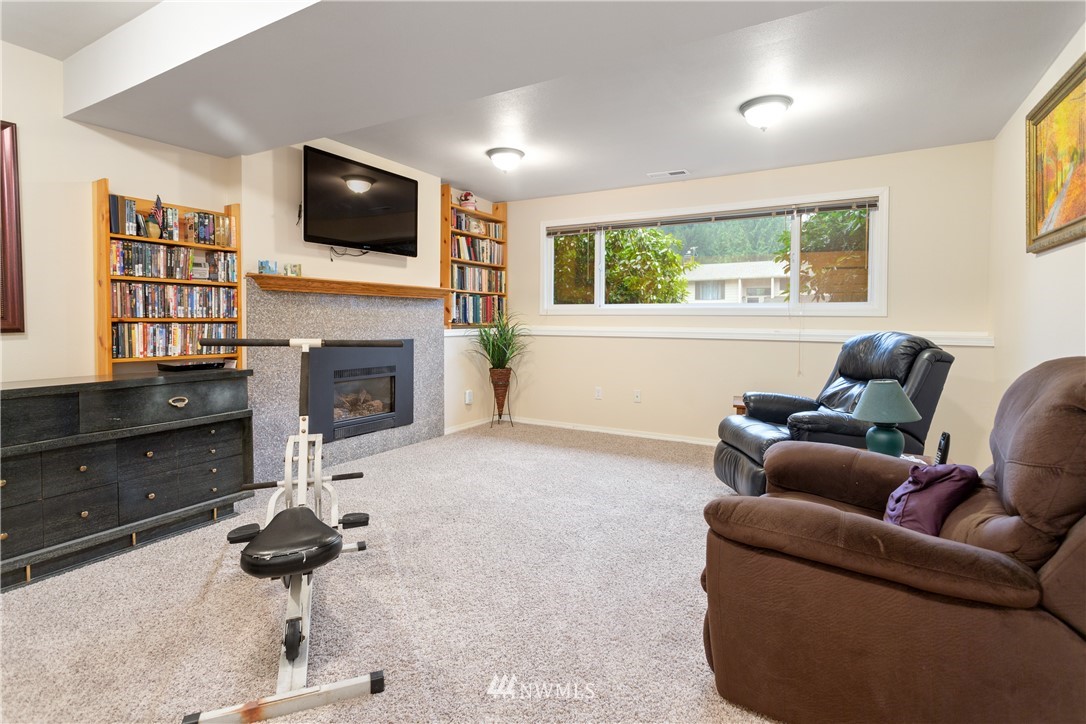 2125 172nd Place Southeast Bothell, WA 98012 - Photo 10 of 24 Gallery Image 10