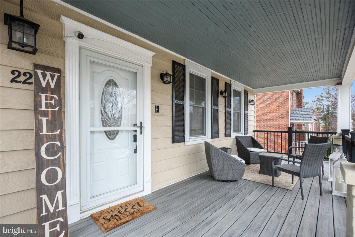 22 Cedarwood Road Catonsville, MD 21228 - Photo 5 of 44 a living room with furniture and a window