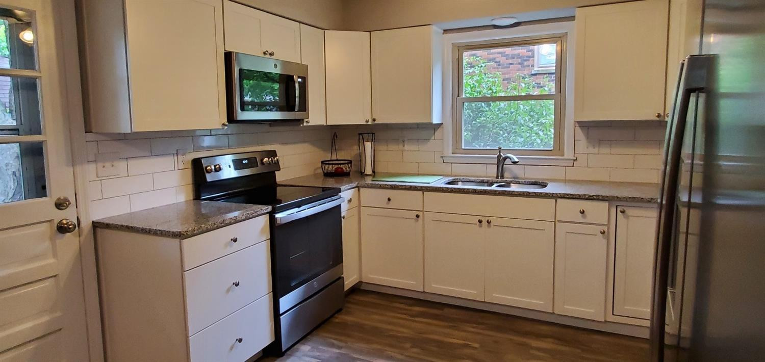 3435 Saybrook Road Lexington, KY 40503 - Photo 5 of 34 BRAND NEW KITCHEN AND FLOORS!
