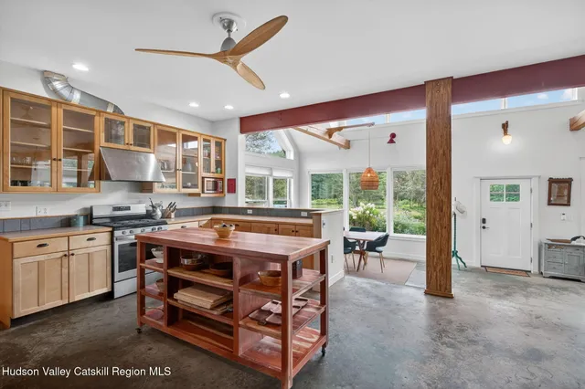 $899,000 | 151 Wilhelm Road, Saugerties, NY 12477