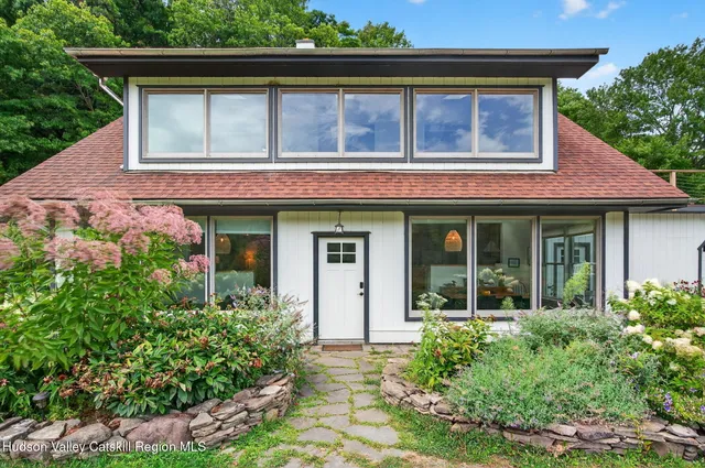 $899,000 | 151 Wilhelm Road, Saugerties, NY 12477