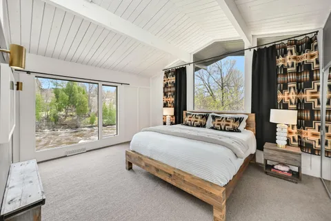 $1,100,000 | 1802 South Green Bay Road, Grafton, WI 53024