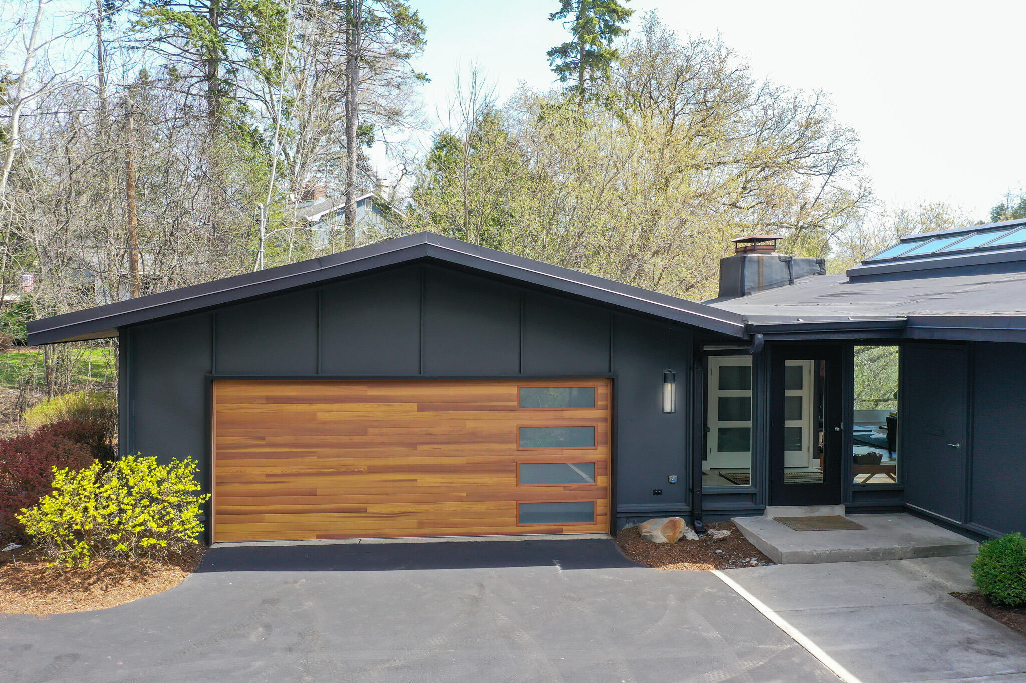 1802 South Green Bay Road Grafton, WI 53024 - Photo 45 of 68 Garage