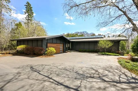 $1,100,000 | 1802 South Green Bay Road, Grafton, WI 53024