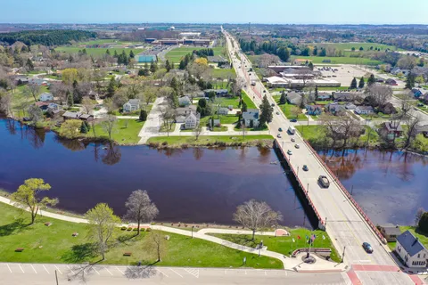 $1,100,000 | 1802 South Green Bay Road, Grafton, WI 53024