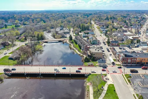 $1,100,000 | 1802 South Green Bay Road, Grafton, WI 53024