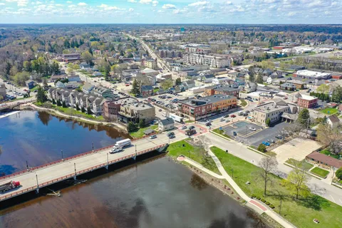 $1,100,000 | 1802 South Green Bay Road, Grafton, WI 53024