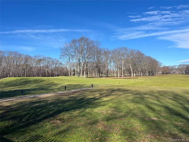 $618,000 | 82 Lakeview Drive, Manorville, NY 11949