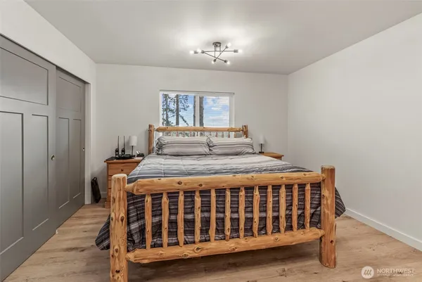 $699,900 | 572 Columbia Street, Cathlamet, WA 98612