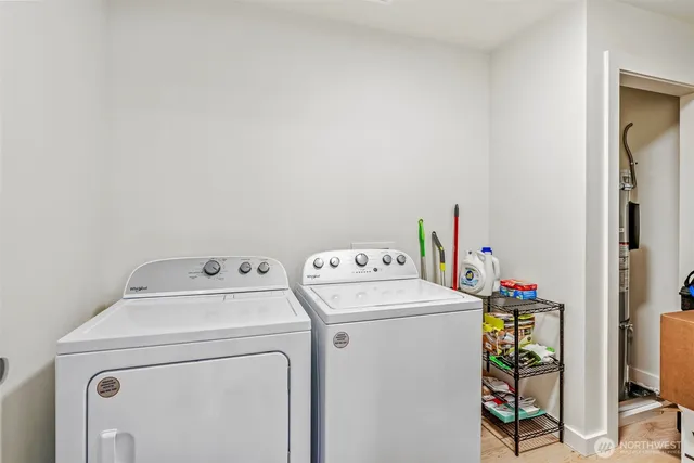 $714,900 | 572 Columbia Street, Cathlamet, WA 98612