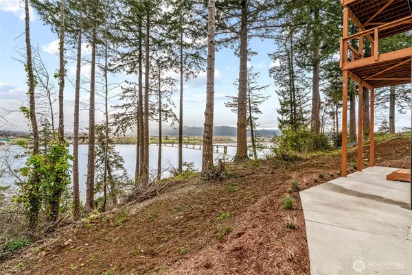 $699,900 | 572 Columbia Street, Cathlamet, WA 98612