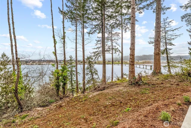 $714,900 | 572 Columbia Street, Cathlamet, WA 98612