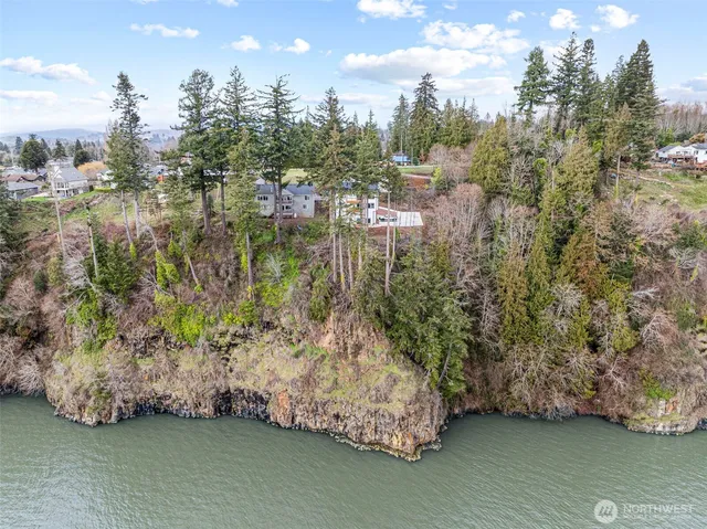 $714,900 | 572 Columbia Street, Cathlamet, WA 98612