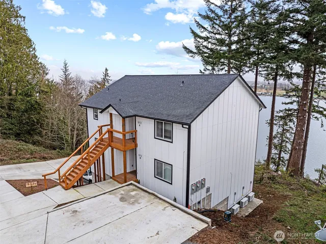 $714,900 | 572 Columbia Street, Cathlamet, WA 98612