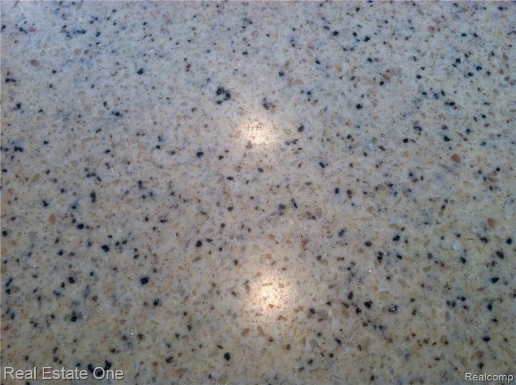 404 Lake Forest Road Rochester, MI 48309 - Photo 5 of 35 Granite counters