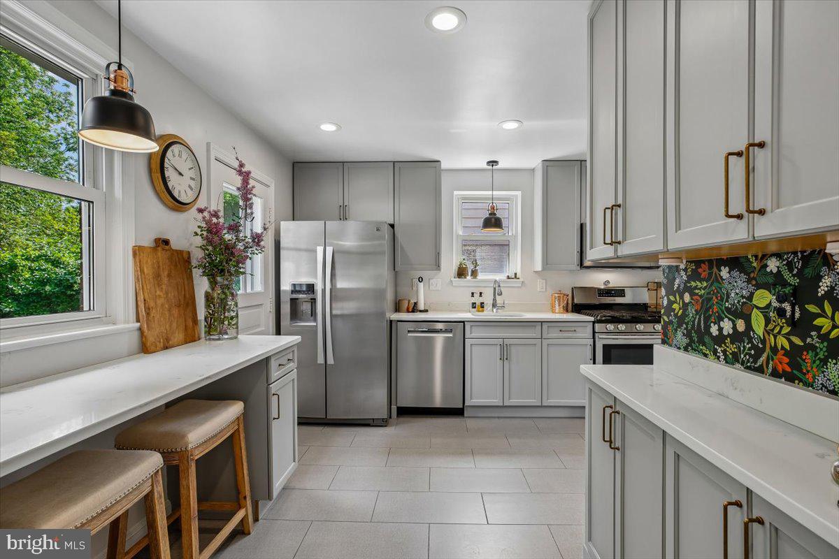 9503 Ocala Street Silver Spring, MD 20901 - Photo 11 of 47 Stainless Steel Appliances