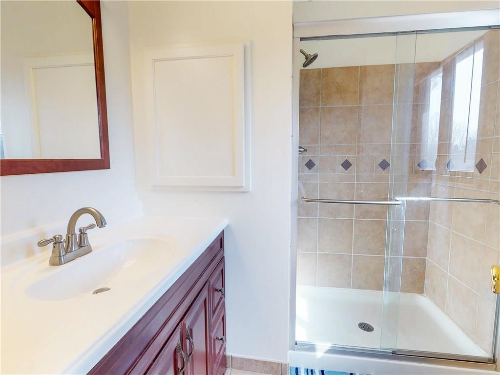 8728 Winding Ridge Road Indianapolis, IN 46217 - Photo 8 of 39 Gallery Image 8