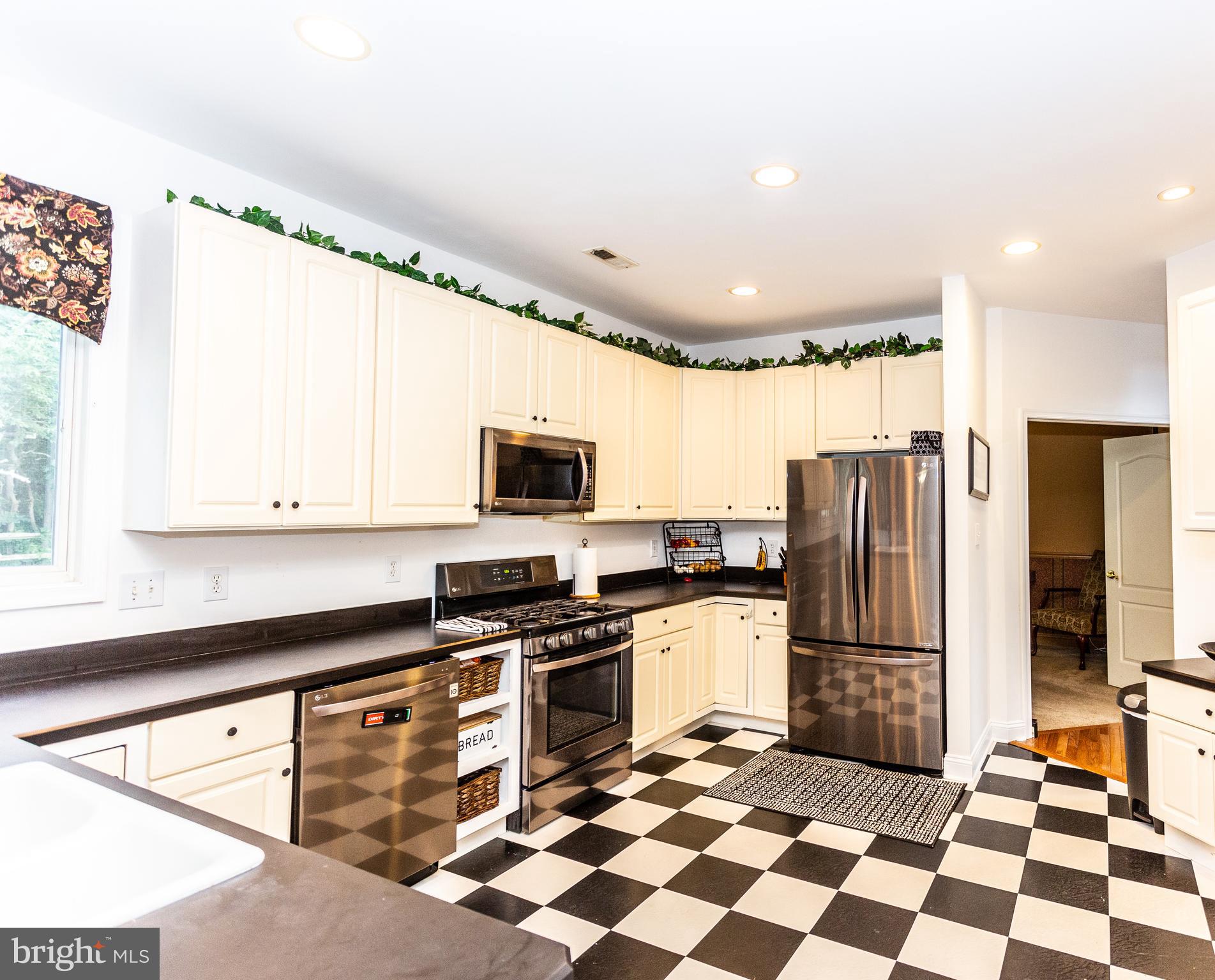452 Colts Run Road Williamstown, NJ 08094 - Photo 15 of 42