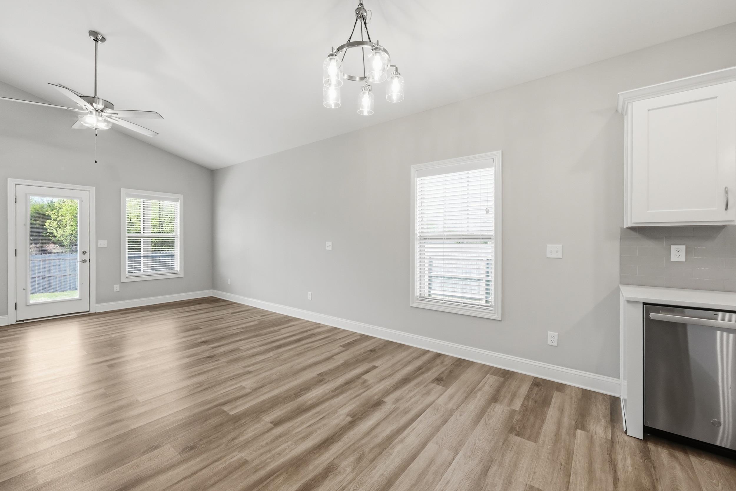 112 Stone Ridge Drive Frankfort, KY 40601 - Photo 19 of 41 19 Great Room