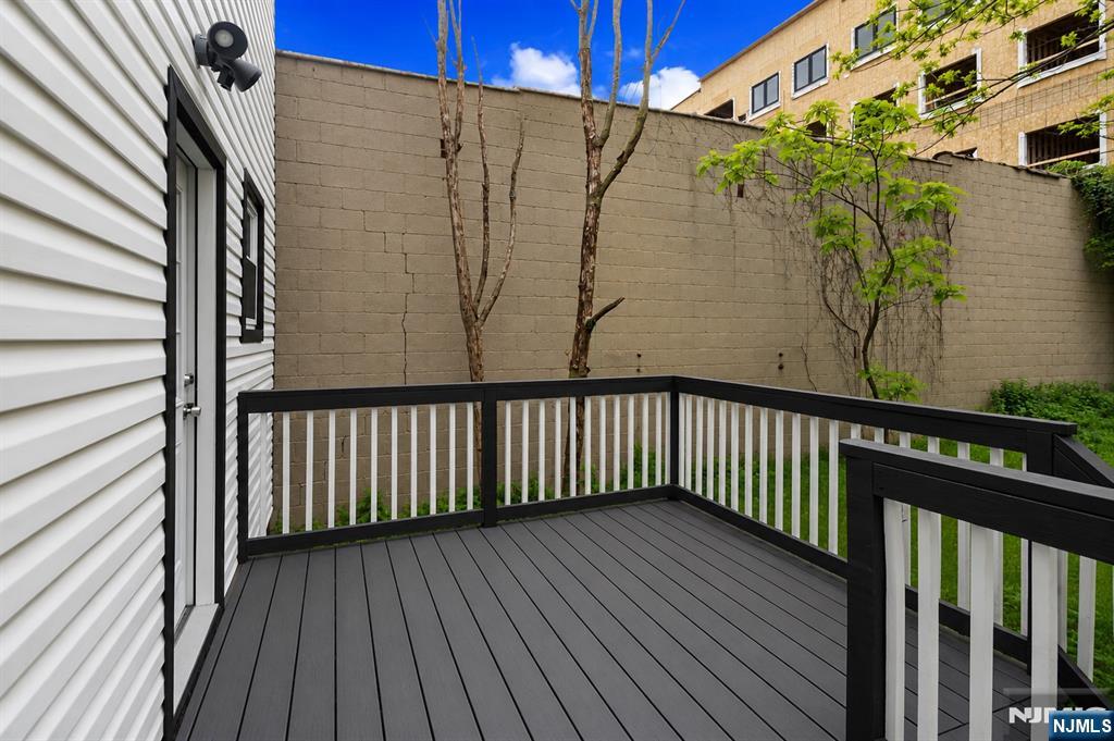 654 South 12th Street Newark, NJ 07103 - Photo 21 of 25