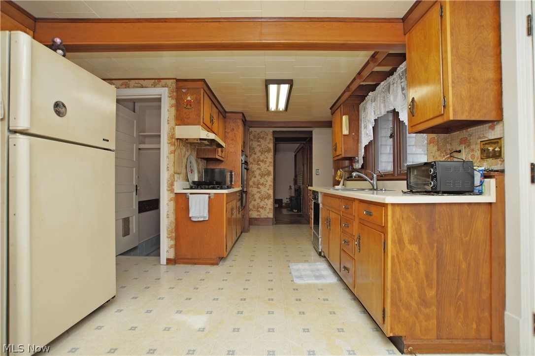 172 Brush Road Cleveland, OH 44143 - Photo 2 of 35 Gallery Image 2
