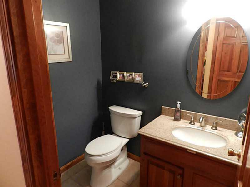 14 Silver Ridge Road Veazie, ME 04401 - Photo 23 of 35 Bathroom.