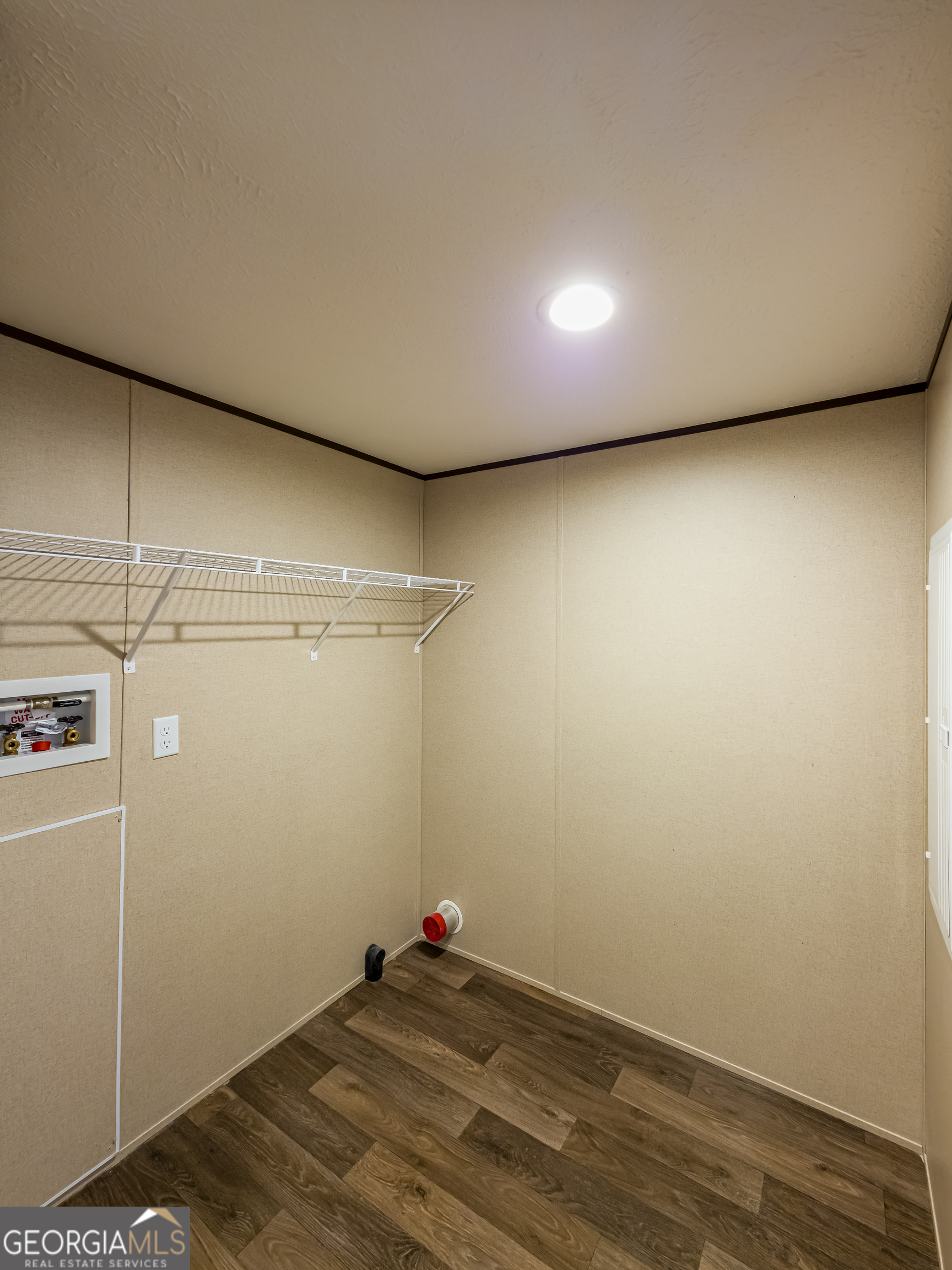 112 Courtney Circle Sumner, GA 31789 - Photo 14 of 32 a view of a room with wooden floor