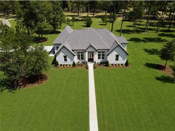 $3,500 | 7220 The Woods Avenue, Abita Springs, LA 70420