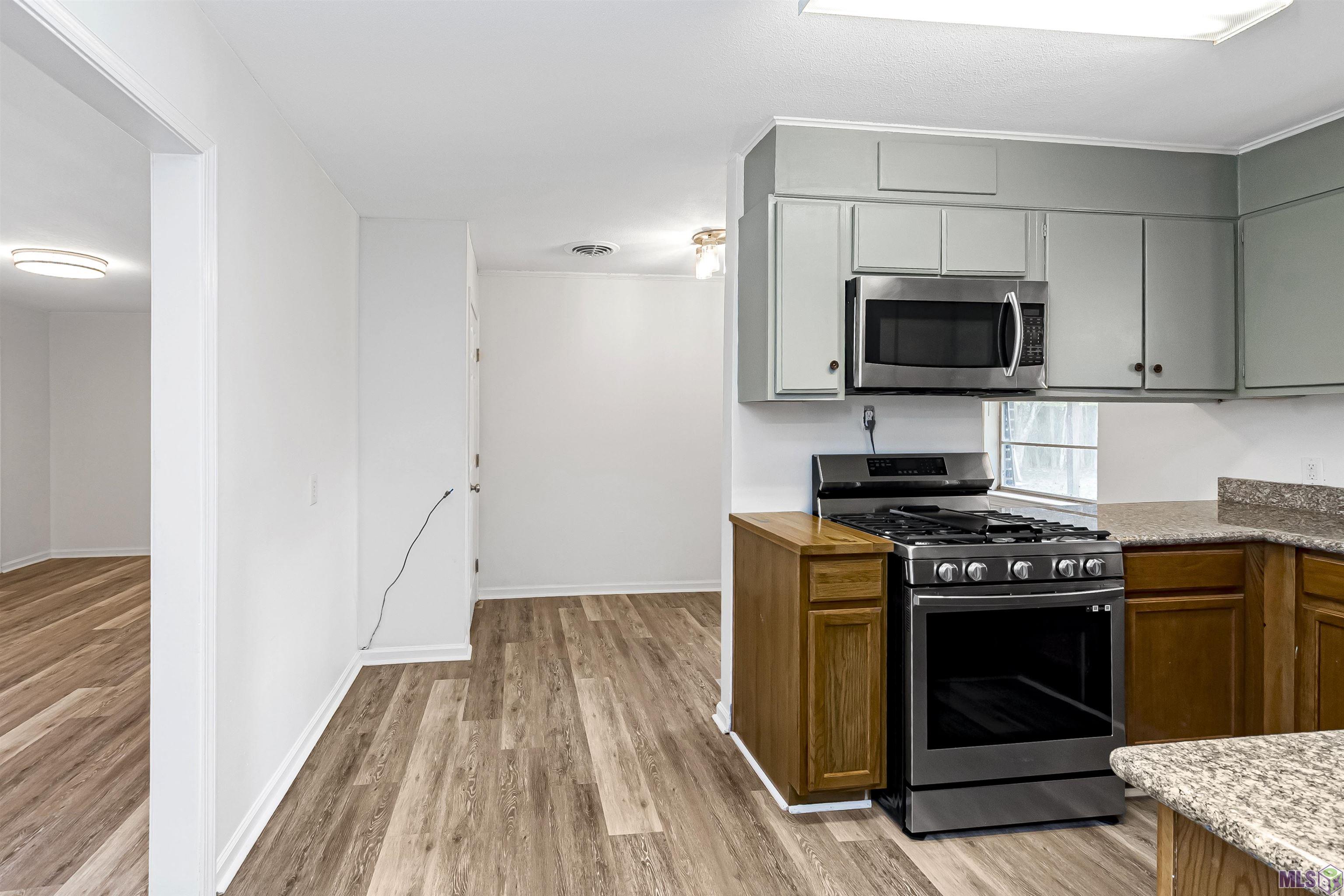 1435 Duchess Drive Baton Rouge, LA 70815 - Photo 4 of 25 Kitchen from Mudroom