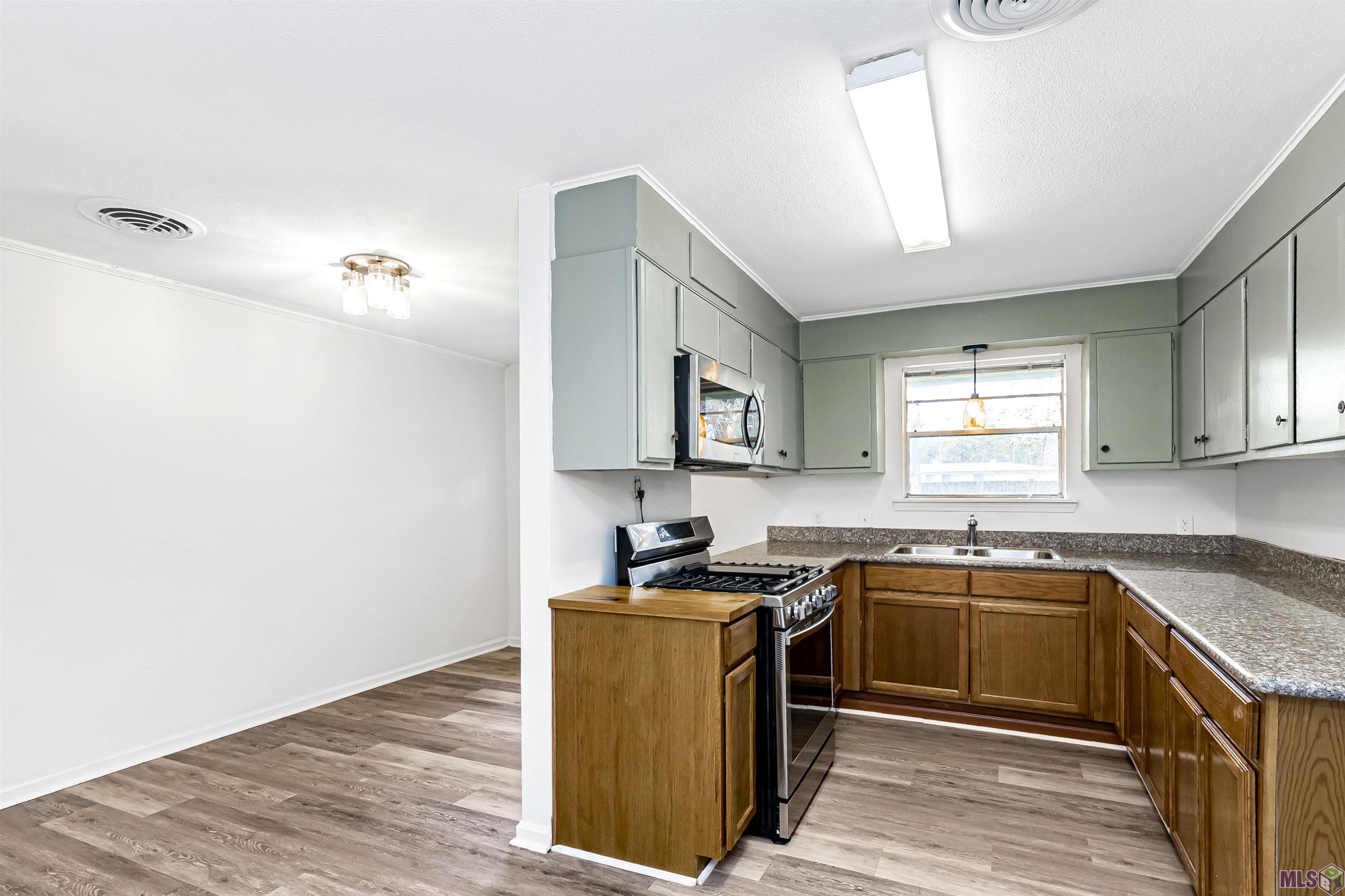 1435 Duchess Drive Baton Rouge, LA 70815 - Photo 5 of 25 Kithcen with Keeping Room