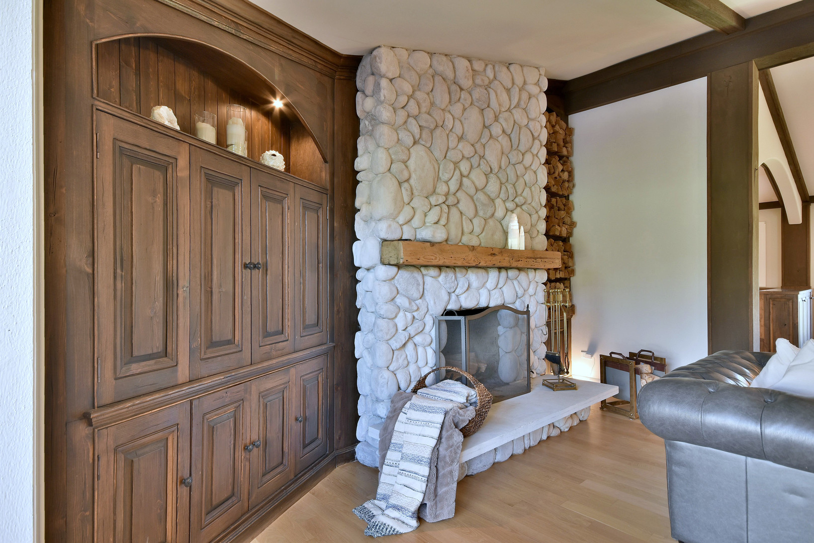 171 North Buckley Road Chicago, IL 60639 - Photo 19 of 42 a living room with furniture and a fireplace