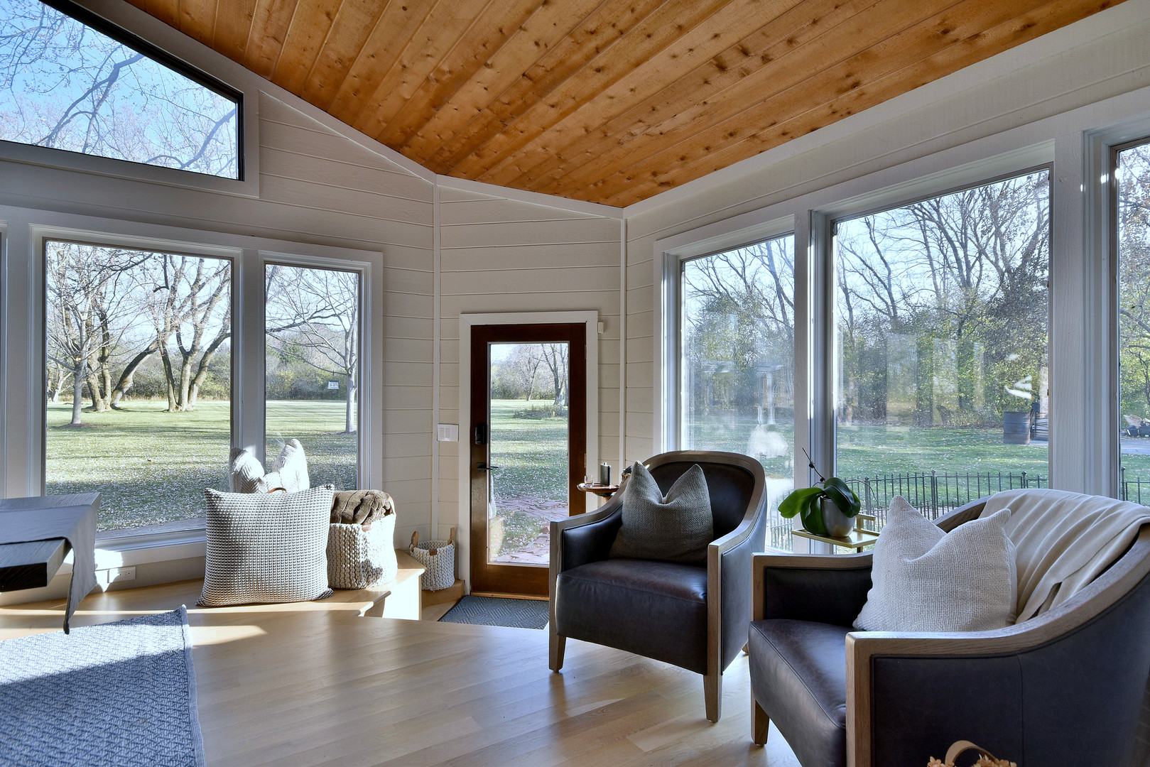 171 North Buckley Road Chicago, IL 60639 - Photo 31 of 42 a living room with furniture and a large window