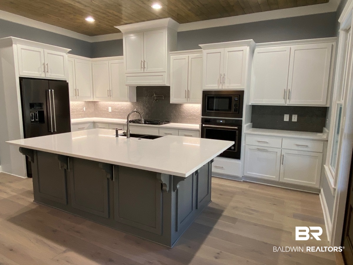 11036 Redfern Road Daphne, AL 36526 - Photo 10 of 25 Large Center Island