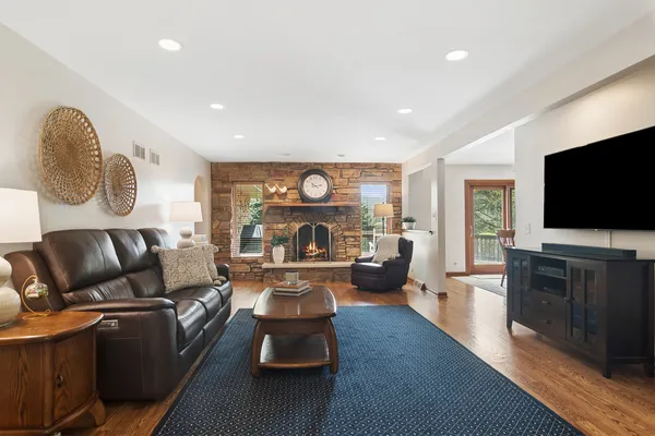 $725,000 | 897 West Kelly Ann Drive, Palatine, IL 60067