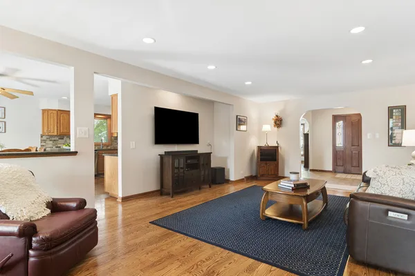 $725,000 | 897 West Kelly Ann Drive, Palatine, IL 60067