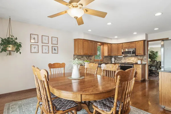 $725,000 | 897 West Kelly Ann Drive, Palatine, IL 60067