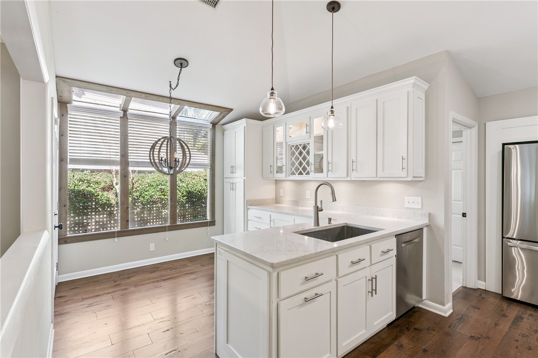 19 Bay Tree Court West St. Simons Island, GA 31522 - Photo 2 of 37