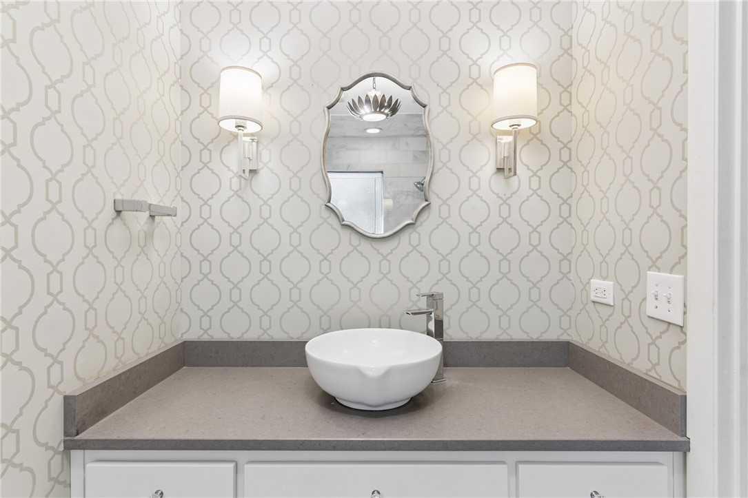 19 Bay Tree Court West St. Simons Island, GA 31522 - Photo 25 of 37 Second full bath