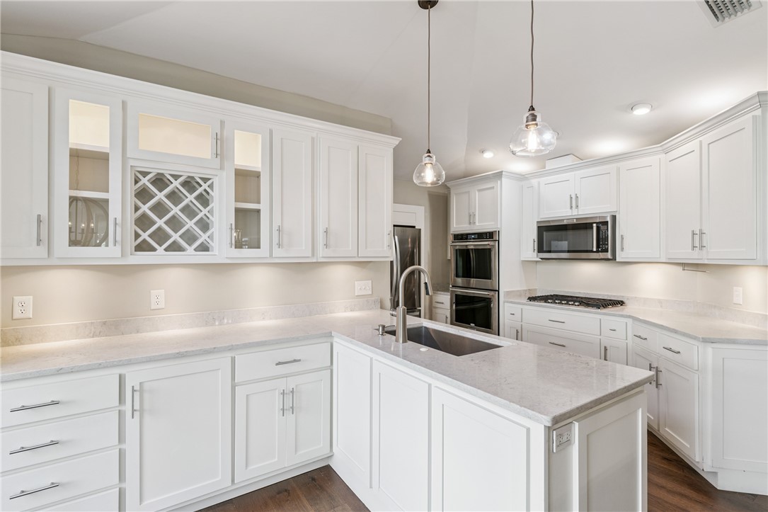 19 Bay Tree Court West St. Simons Island, GA 31522 - Photo 5 of 37