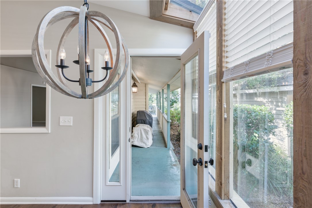 19 Bay Tree Court West St. Simons Island, GA 31522 - Photo 8 of 37