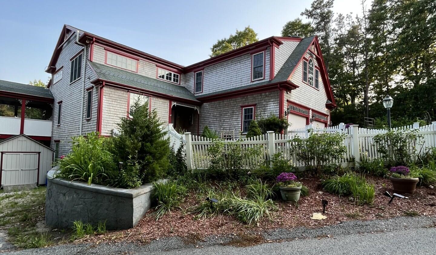 9 Horseshoe Bend Way Mashpee, MA 02649 - Photo 2 of 60 front/side of house