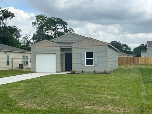 $1,850 | 2520 18th Street, Hempstead, TX 77445