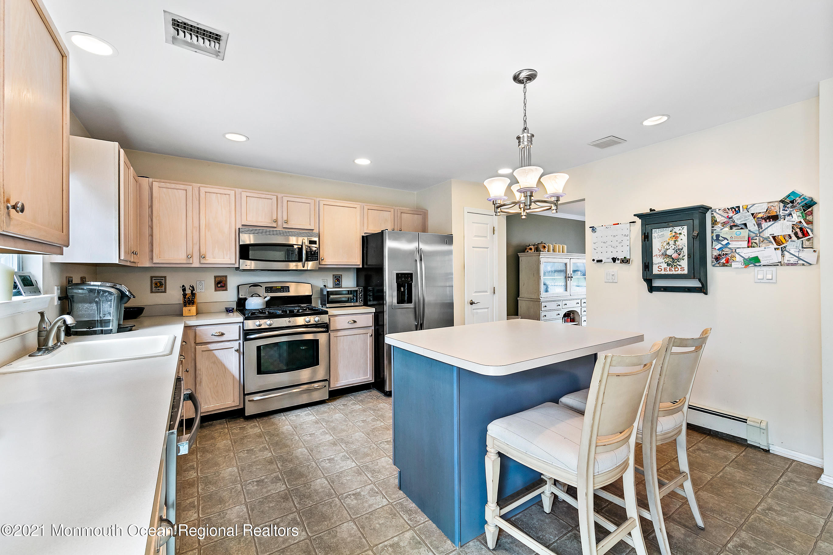 26 Roe Lane Howell, NJ 07731 - Photo 5 of 30 Center Island