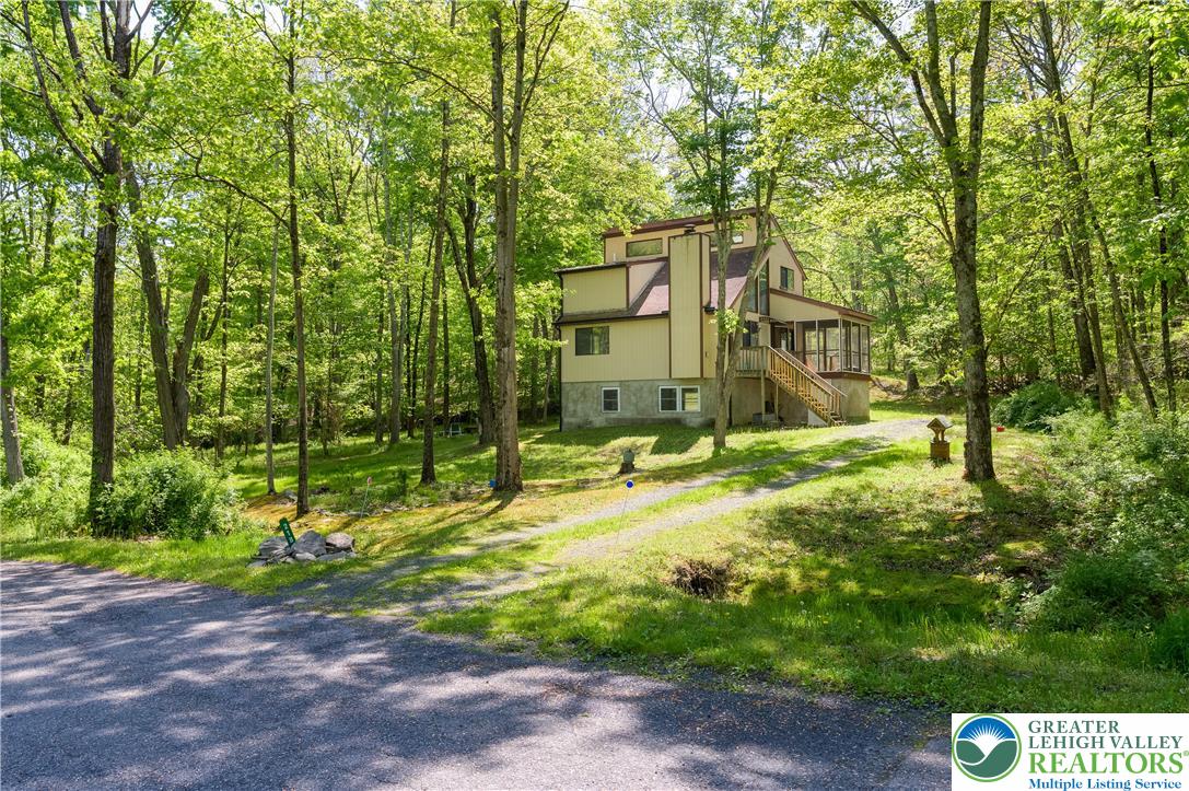 218 Blue Jay Court Bushkill, PA 18324 - Photo 12 of 37