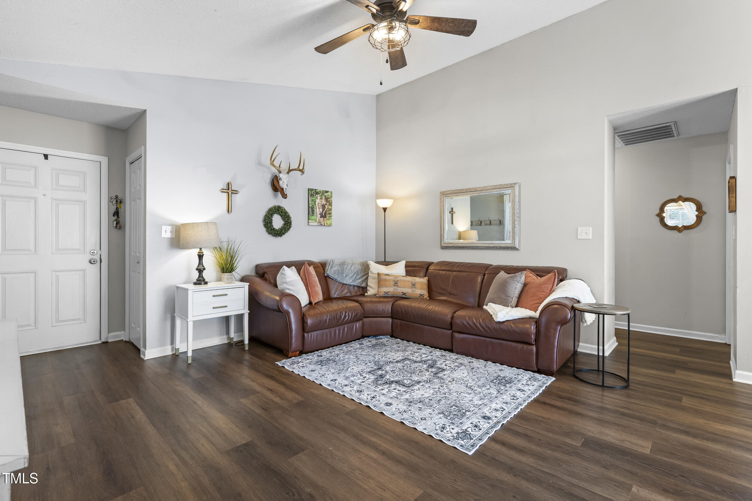 107 Checker Court Apex, NC 27502 - Photo 5 of 23 5_dsc04820