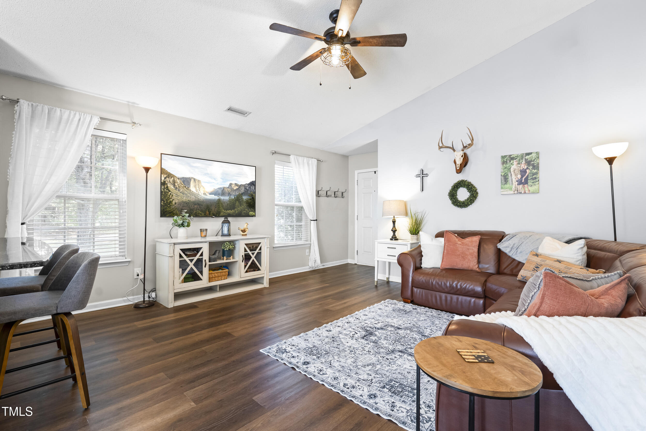 107 Checker Court Apex, NC 27502 - Photo 6 of 23 6_dsc04823