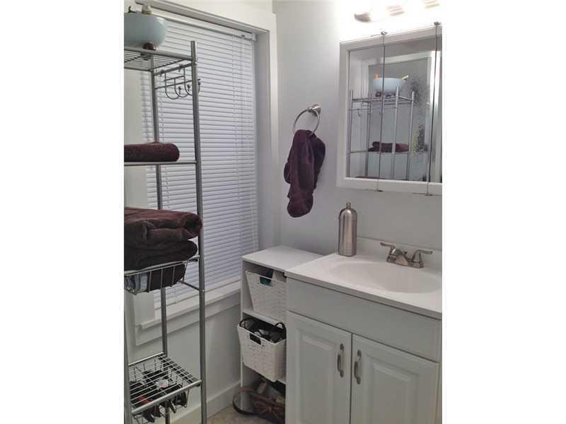 1083 Main Street Bangor, ME 04401 - Photo 12 of 23 Bathroom.